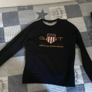 Gant tröja - Gant tröja i storlek 170 och den är i nyskick 