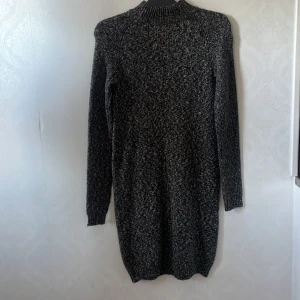 Stickad kläning  - Stikadkläning aldrig använd