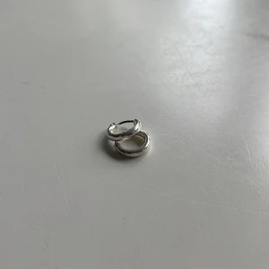 Silver hoops - Silver hoops från glitter i 925 silver