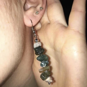 🪬Kristall örhängen 🪬 - Jätte fina! Säljer pga att de inte är min still längre ^^ (Frakten är 15kr)