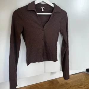 Topp/tröja från Nelly  - Använd men i fint skick!