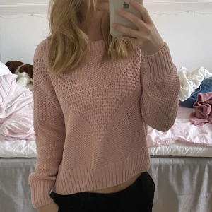 Rosa stickad tröja - En jättesöt rosa stickad tröja från HM i fint skick 💓