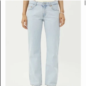 Lågmidjade jeans weekday❤️‍🔥❤️‍🔥 - Snygga lågmidjade jeans från weekday😍
