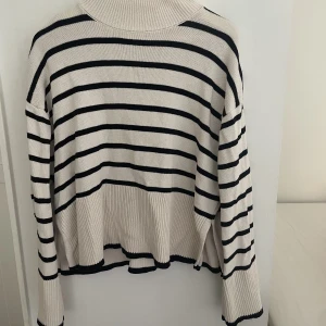 Mysig stickad tröja - Fint skick på en stickad tröja från Gina 