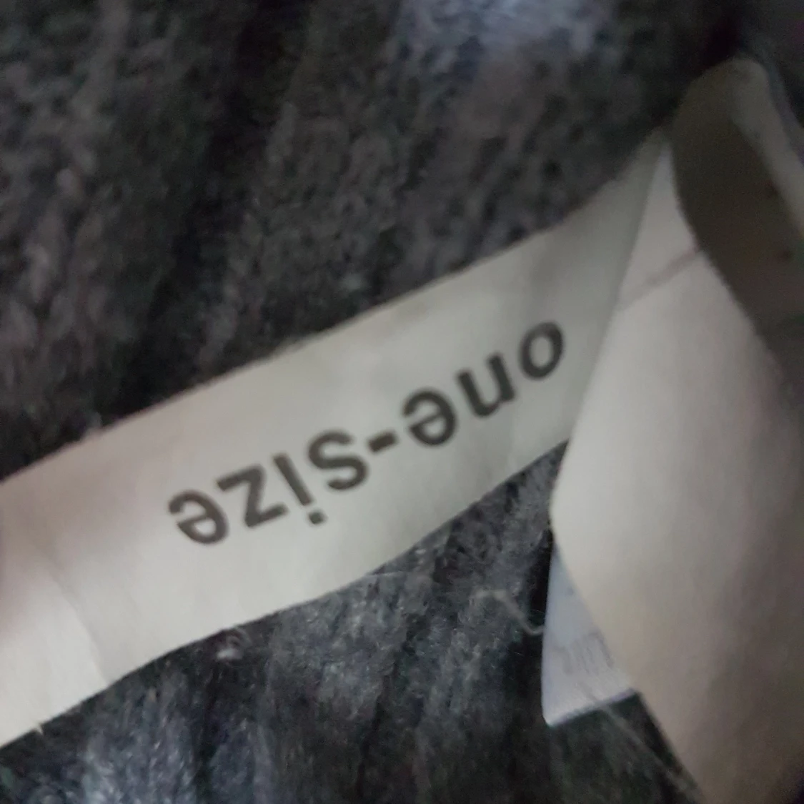 Grå stickad tröja, one size  - 91