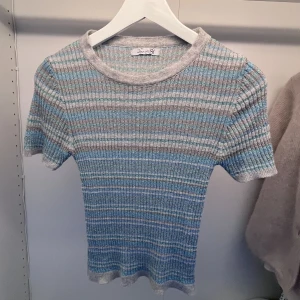 Topp - Super snygg DesignbySi topp som passar perfekt till fest🙌😍😍