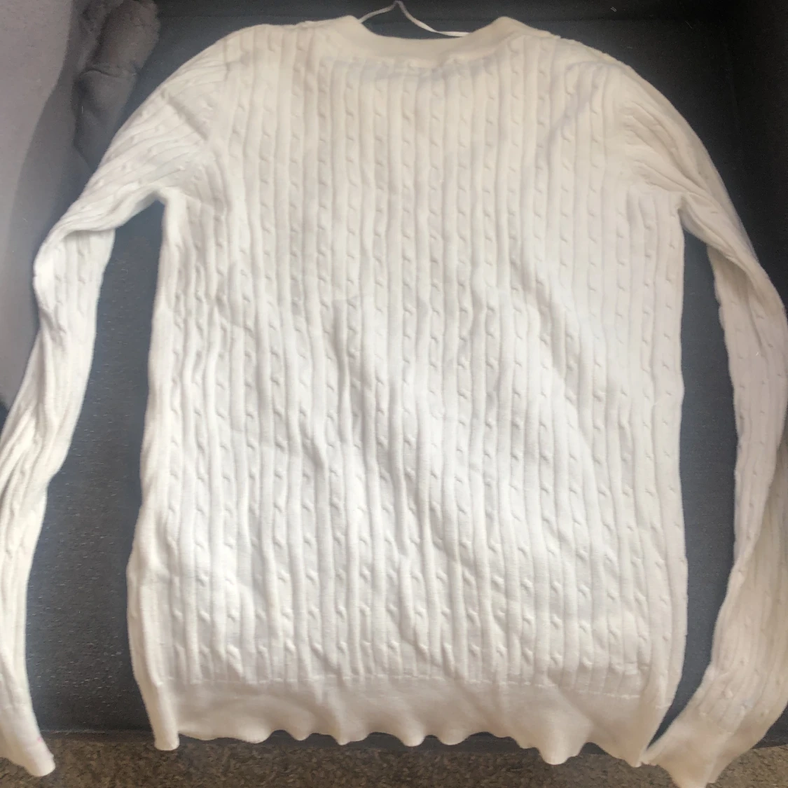 Stickad vit tröja  - 91