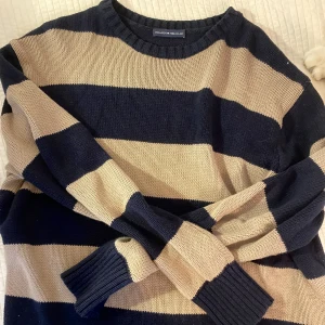 brandy melville sweater - så bekväm brandy melville tröja! inte alls använd💕 säljer då den var lite för stor på mig