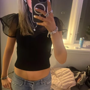 Topp zara - Supersnygg topp ifrån zara använd 1 gång😍😍