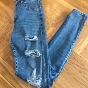 Fina jeans från H&M i strl 34