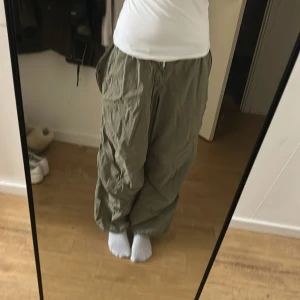 Green baggy cargos  - From urban outfitters new never worn before and it cost me 899 new but I’m selling for 290