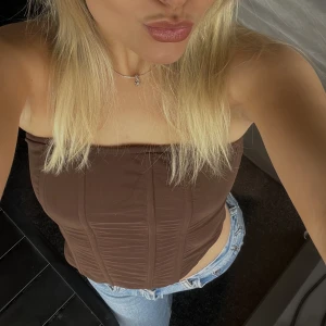 Korsett - Brun korsetttopp från missguided 