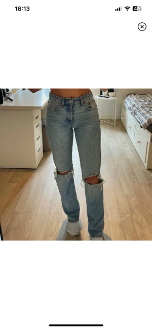 Zara jeans  - Jeans från zara i stl 36, sköna och i fint skick🤍