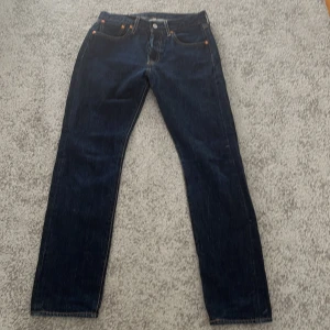 Levis 501 - Riktigt sköna. Storlek W28 L32 De är riktiga 
