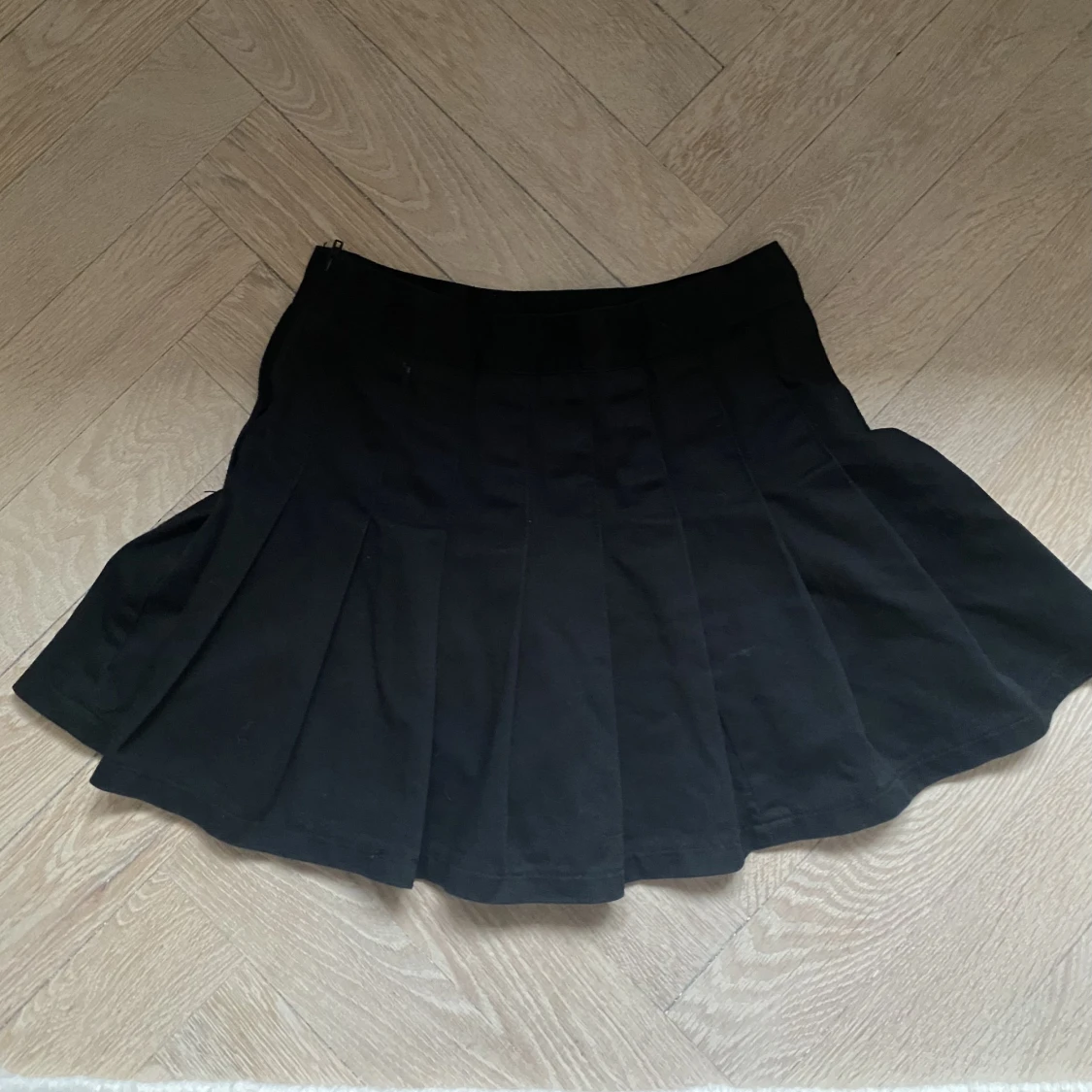 Brandy Melville plisserad svart kjol - 90