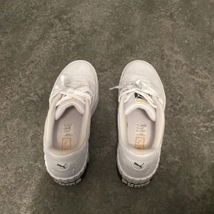 Puma skor  - Storlek 40 ganska stora och höga 