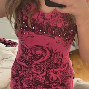 Fet tröja  - INTRESSEKOLL!!!!!  Den är i storlek s köpt på tradera för 250, får ingen användning 