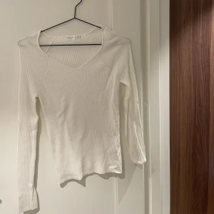 Stickad topp - Jätte fin , stickad topp aldirg använd 