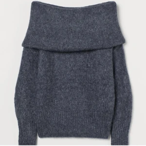 Hm off shoulder  - Säljer nu min supersnygga stickade off shoulder tröja från hm, som är slutsåld💞tryck inte på köp nu utan att skriva t mig först❗️Köp direkt för 400💕☺️(de två första bilderna är lånade)