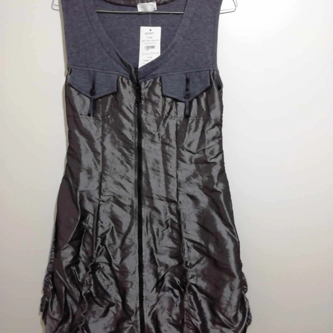 Modern carcoal dress