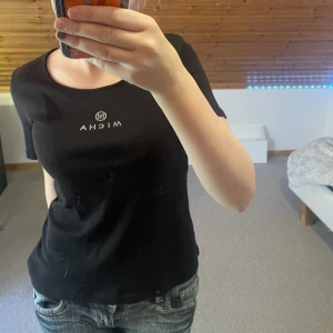 Micha - T-shorts från märket micha, köpt på second hand storlek-m