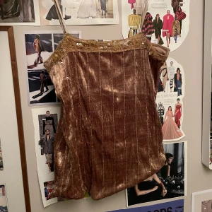 Vintage linne! - Super fint linne lite för stort för mig dock tyvärr..