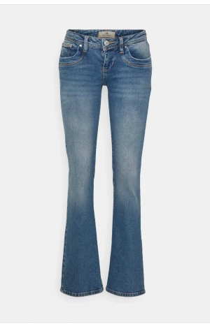 Ltb jeanse - Säljer mina snygga ltb valerie jeanse. De är väldigt populära och slutsålda. De är i väldigt bra skick och knappt använda. Nypris ca 900. Tryck gärna på köp nu💕