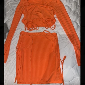 Kjol - Detta är ett sett som man kan knyta på sitt sätt.