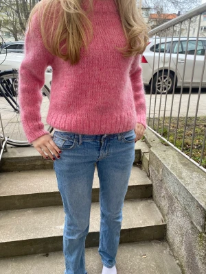 Stickad tröja - Jätte fin stickad tröja från hm, bra skick!!