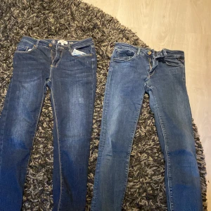 Lågmidjade byxor  - Säljer enbart för att dom ej passar mig storlek 38-37 knappt använda bra skick sköpte dom för 350-400 kr och priset blir derför 250