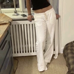 Roxy  - Säljer mina Roxy linnebyxor storlek xs (TRYCK INTE PÅ KÖP NU⚠️⚠️⚠️) 