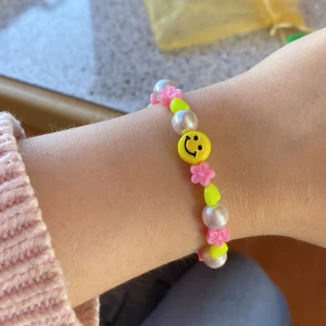 Armband  - Tar man en så får man ett armband och ring som extra 