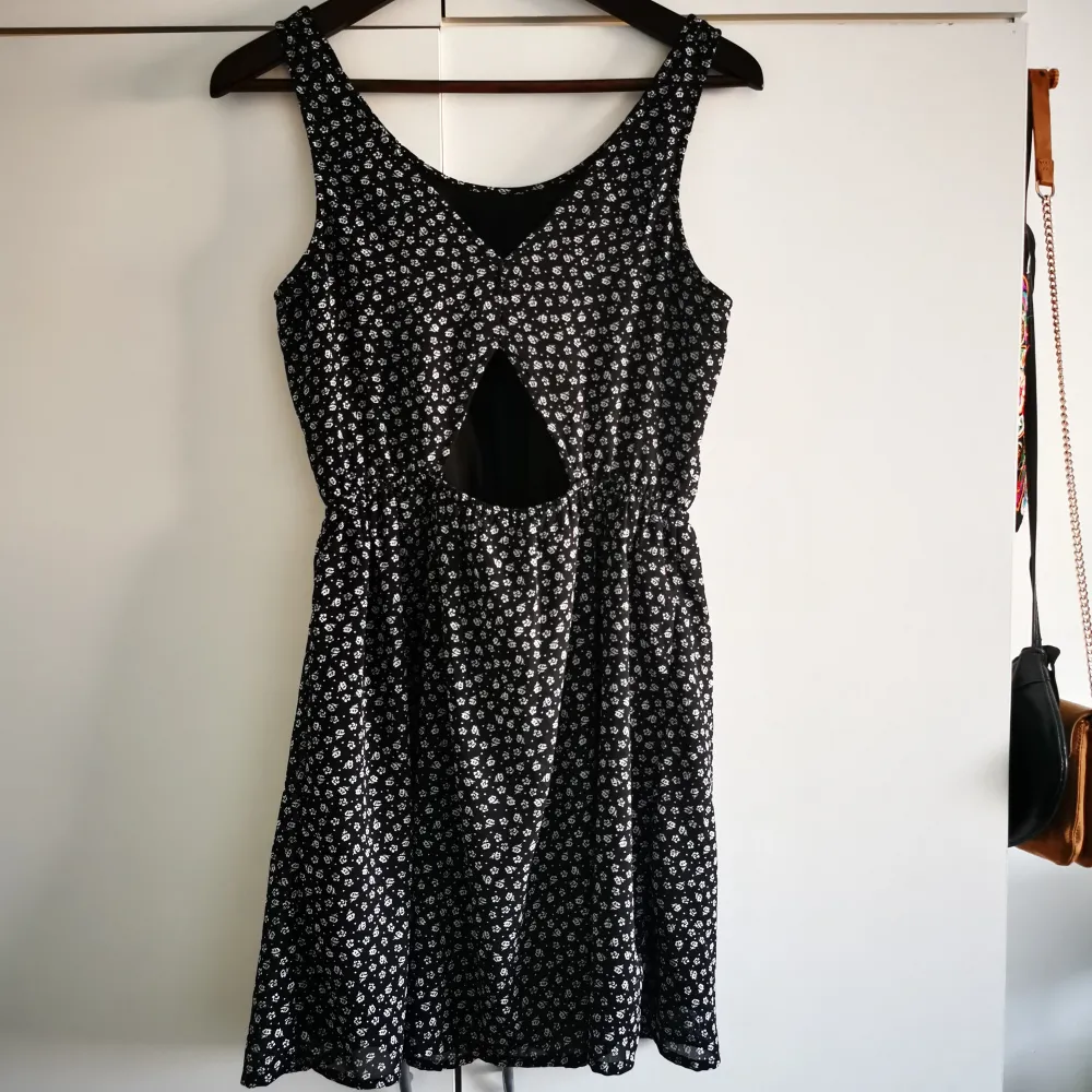 Dress from Divided H&M size 38 (Medium). Like new. Klänningar.