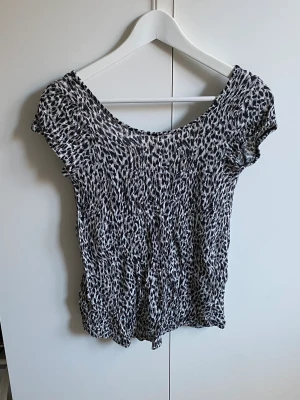 Topp - Superfin topp som inte kommer till någon användning 