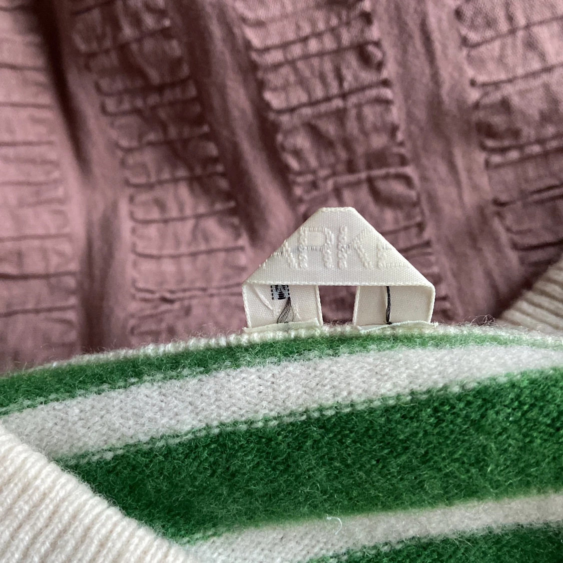 Randig stickad tröha - 90