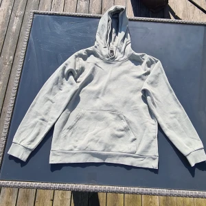 SOC Mintgrönt hoodie - I väldigt bra skick, använt få gånger.