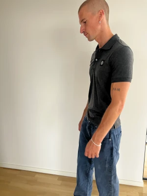Vintage Stone island polo - Grå Stone island polo / piké i ganska slimmad fit. Riktigt bra skick. 100% bomull.    