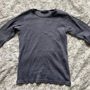 brandy melville långtröja  - söt blå långärmad tröja från brandy melville 🫶🏻🎀 i bra skick! använd gärna ”köp nu” funktionen 