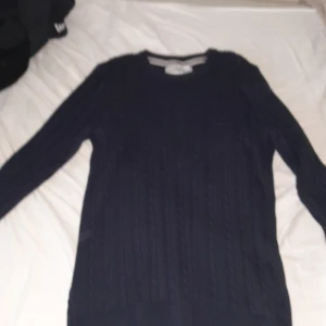 Hampton republic - Säljer min tröja för jag jar tappat intresse för den