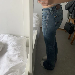 Lee jeans - Säljer pga för långa, jag är 150 tror de skulle passa 160+. Vill få sålt så kan ändra pris🥰