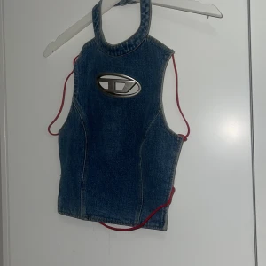 Diesel jeanstopp - Jättefin top med öppen rygg Nypris ca 3000kr 