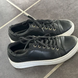 Vagabond skor - Storlek 37 Sparsamt använda och i bra skick. Kan diskutera annat pris. Skriv till mig vid fler frågor☺️ 