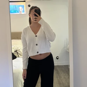 stickad tröja - vit stickad tröja🤍