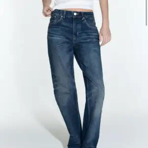 Säljer dess i princip oanvända zara jeans. Jättefina men då dom var lite korta på mig ( 170 cm ) väljer jag att sälja dom.