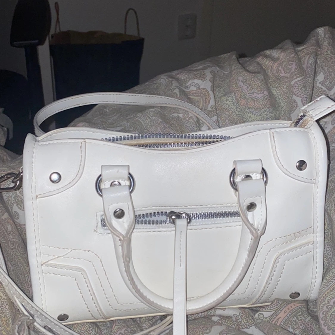 Vit väska