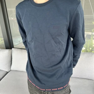 Hugo boss tröja  - Bra skick inga defekter 