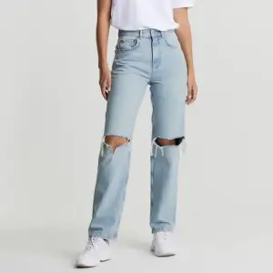 90s high waist jeans ifrån Gina tricot i storlek 36 💛