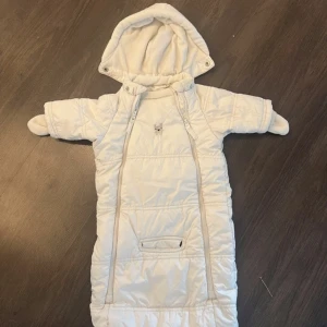 Åkpåse/overall  - Åkpåse/overall storlek 56💕
