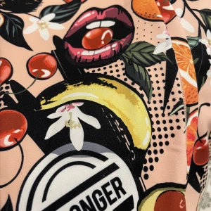 Yolo strongertightd  - Hej! Säljer dessa Yolo tights ifrån stronger. Endast använda 1 gång🫶  Orginalpåsen följer med!