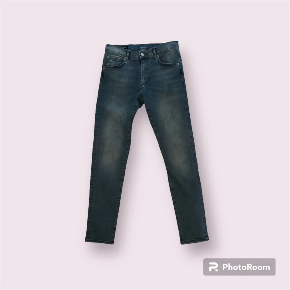 J.Lindeberg Jay Active Slim fit jeans Orginalpris 1295kr Ljusblå Strl 32/34 Perfekt skick  Aldrig använda. Jeans & Byxor.
